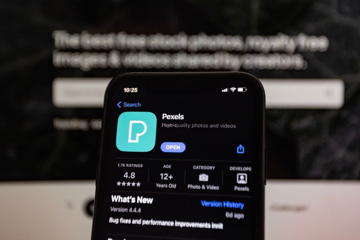 Star ratings on a phone screen