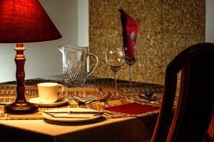 dinner-table-444434_960_720